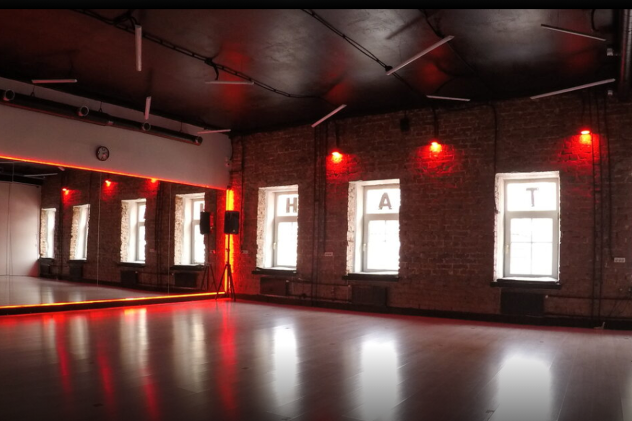 Арендовать Белый танцевальный зал