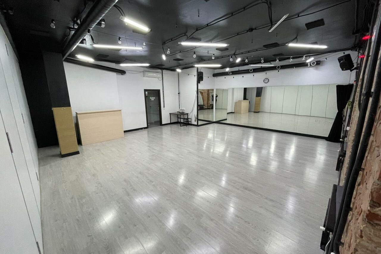 Арендовать Белый танцевальный зал