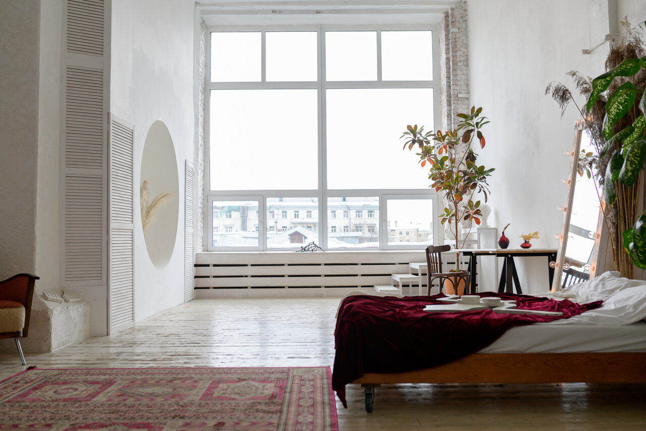 Арендовать Светлое пространство с большим окном