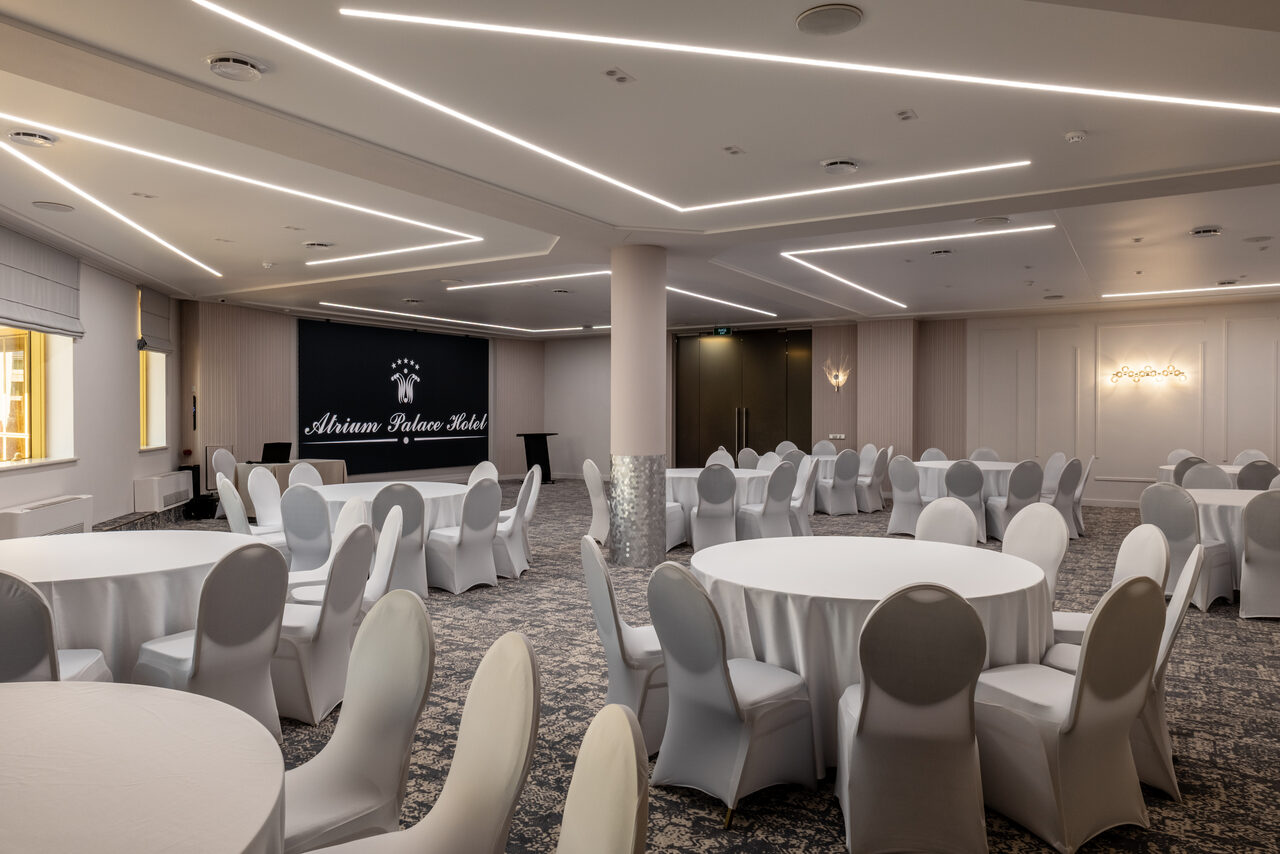 Арендовать Атриум Палас Отель