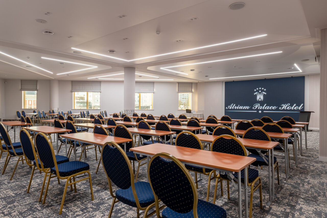 Арендовать Атриум Палас Отель