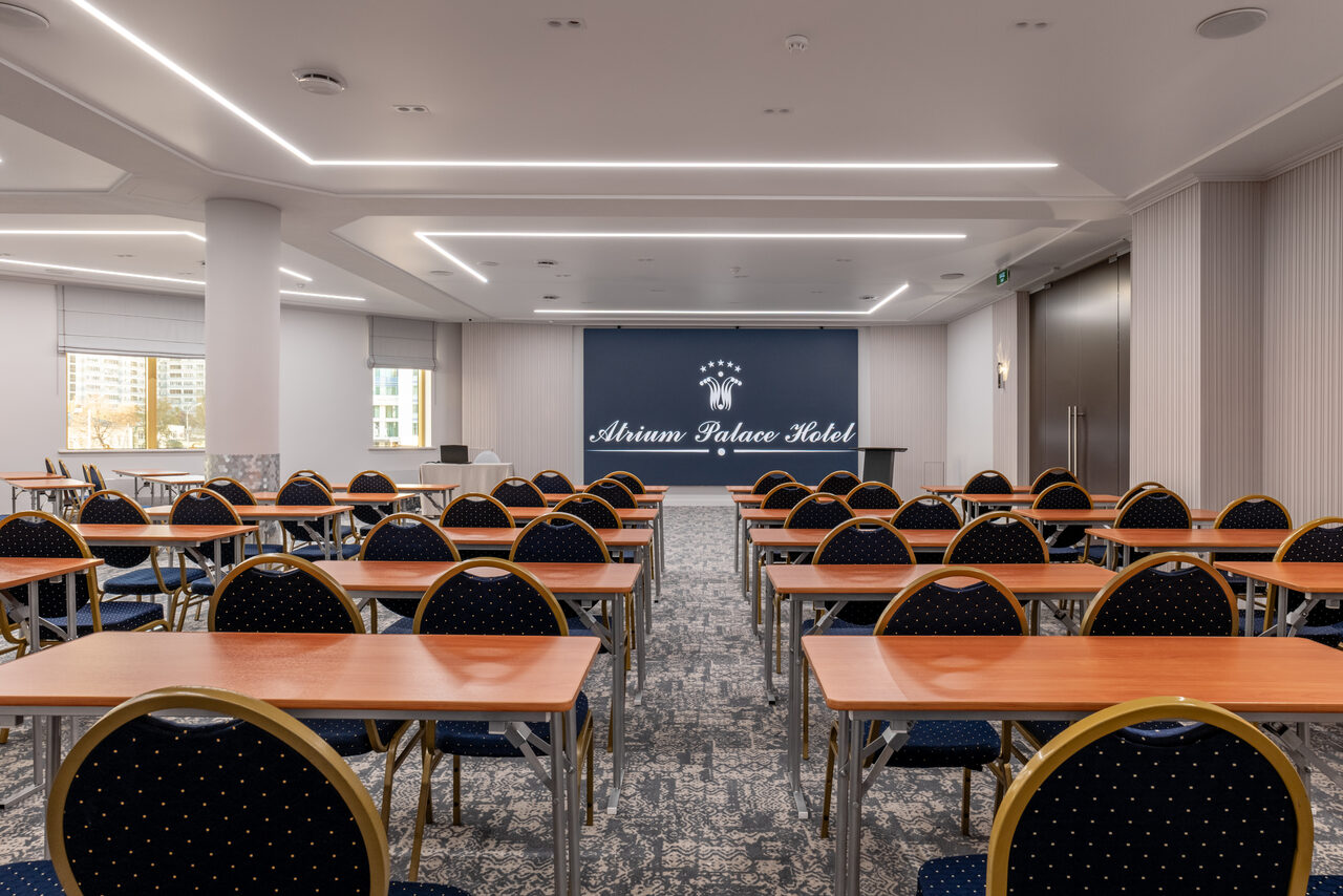 Арендовать Атриум Палас Отель