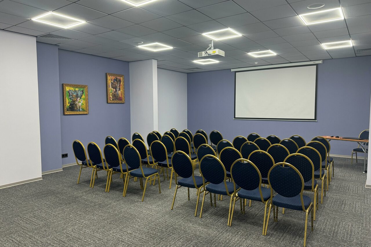 Арендовать Атриум Палас Отель