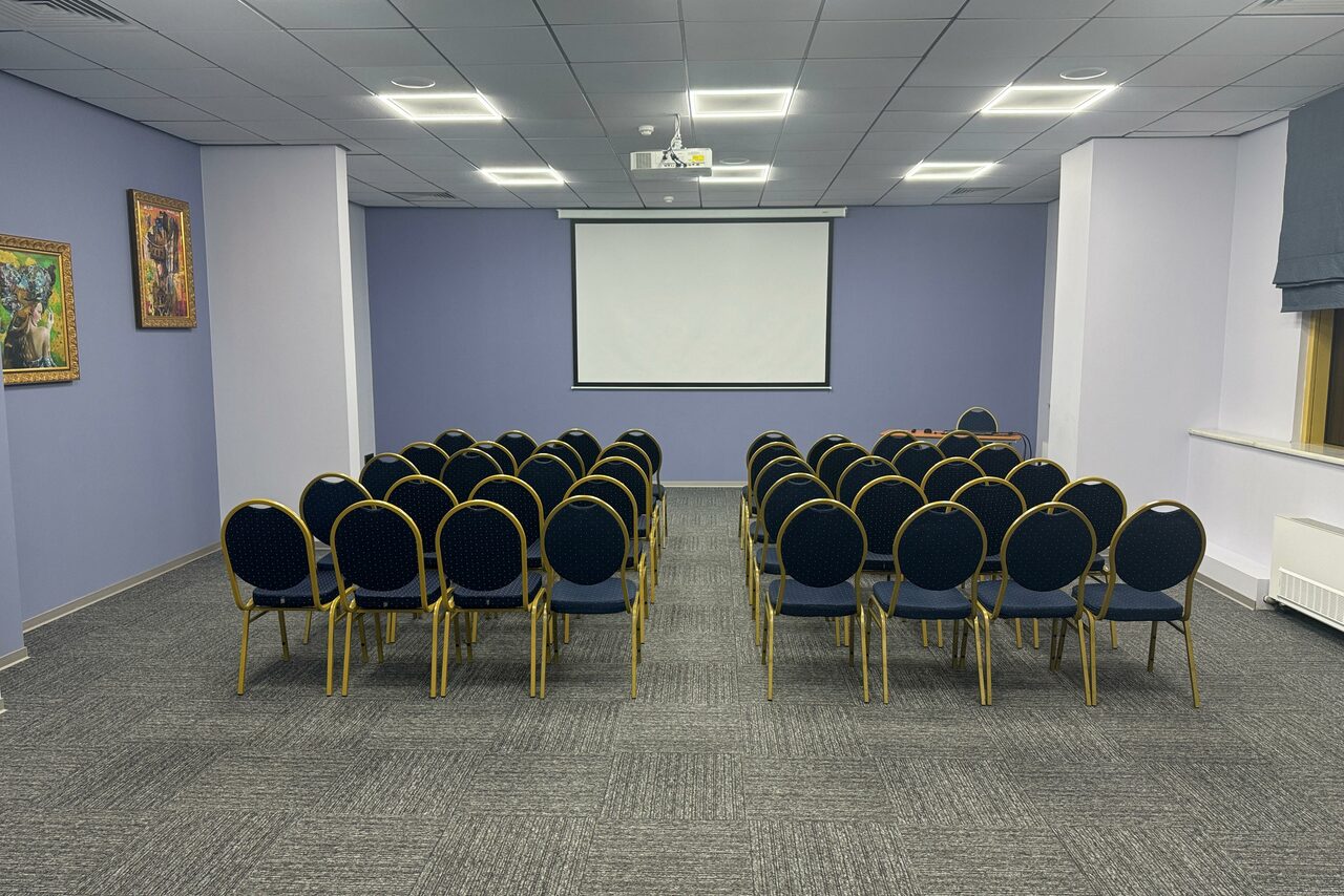 Арендовать Атриум Палас Отель