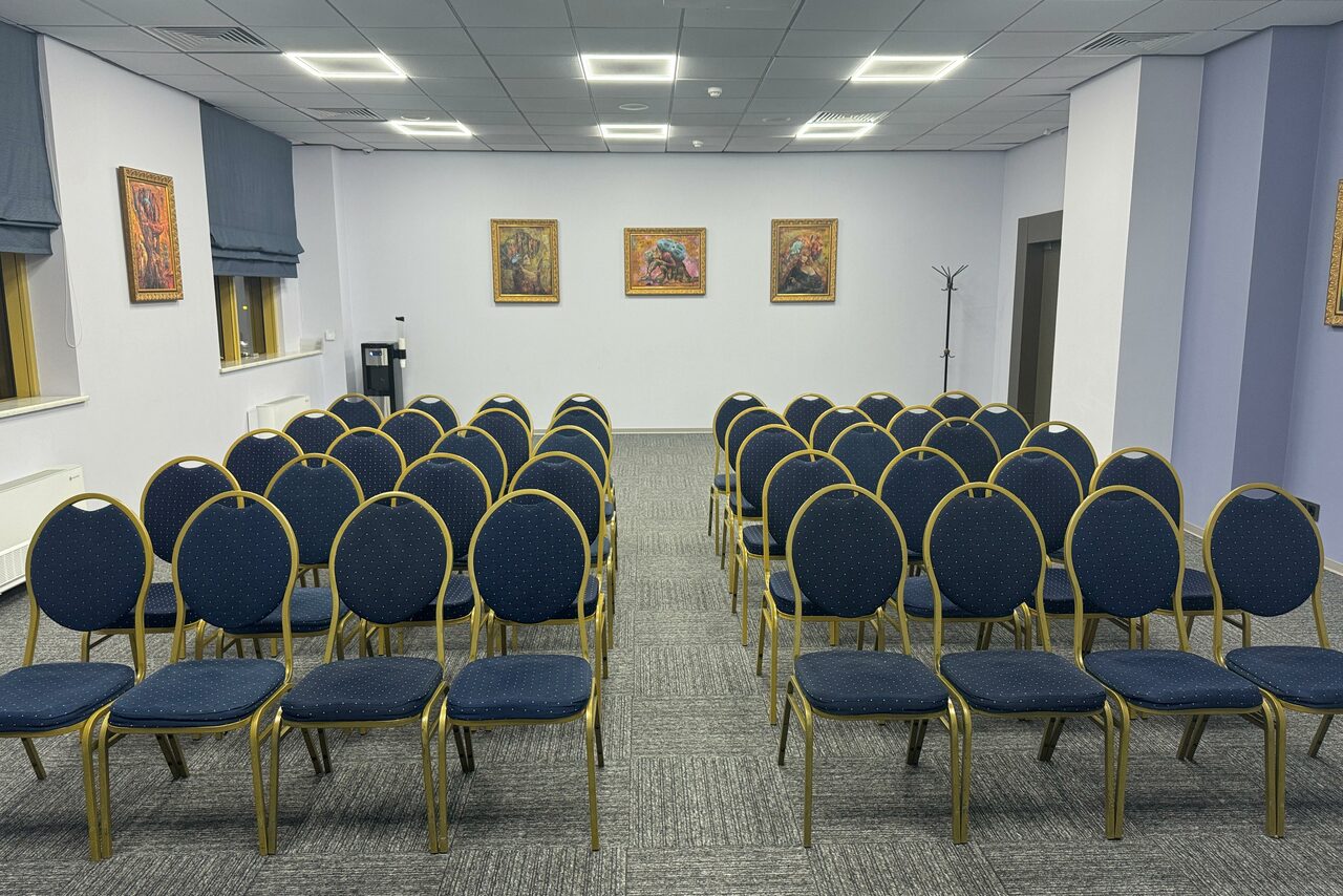 Арендовать Атриум Палас Отель