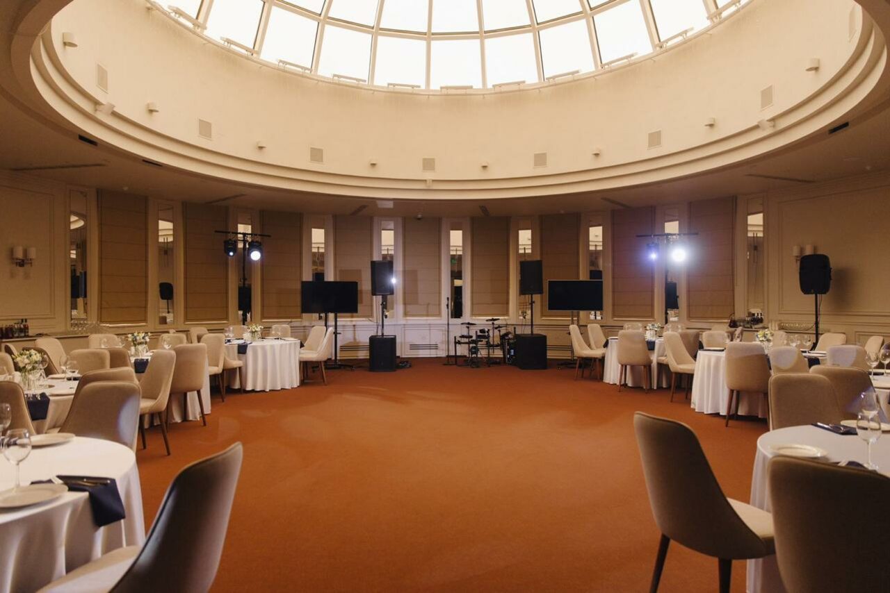 Арендовать Атриум Палас Отель