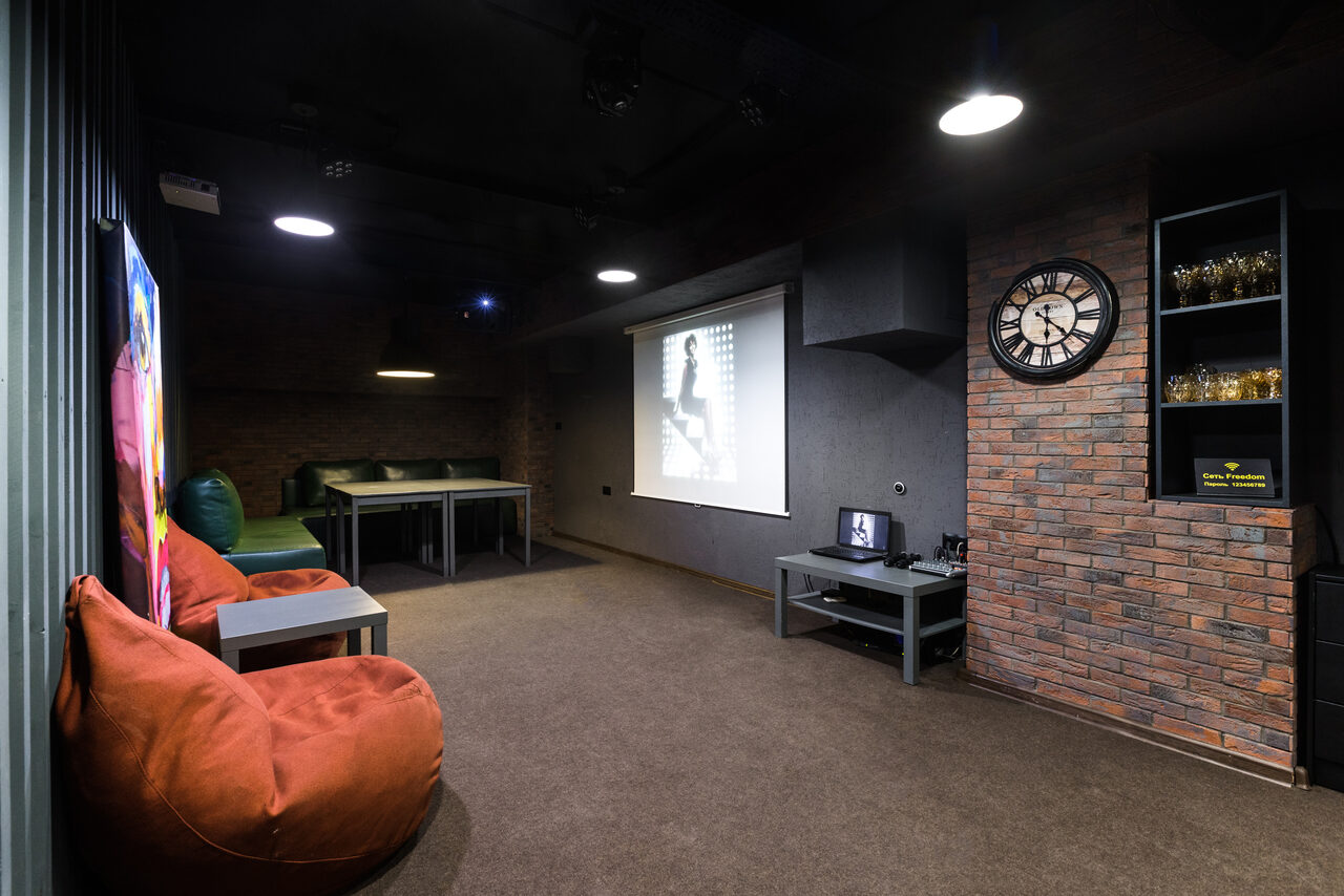 Арендовать FREEDOM (СВОБОДА)  Лофт в Новосибирске с полным эффектом ночного клуба