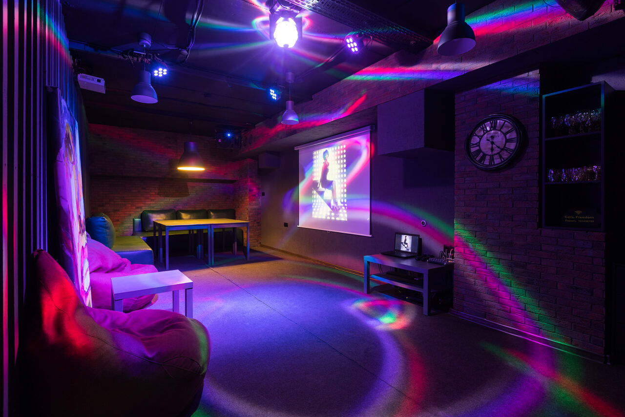 Арендовать FREEDOM (СВОБОДА)  Лофт в Новосибирске с полным эффектом ночного клуба