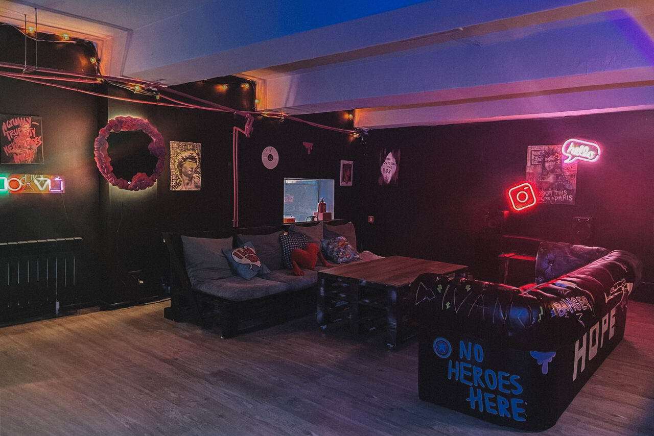 Арендовать Авангард. Яркий зал с авторским дизайном