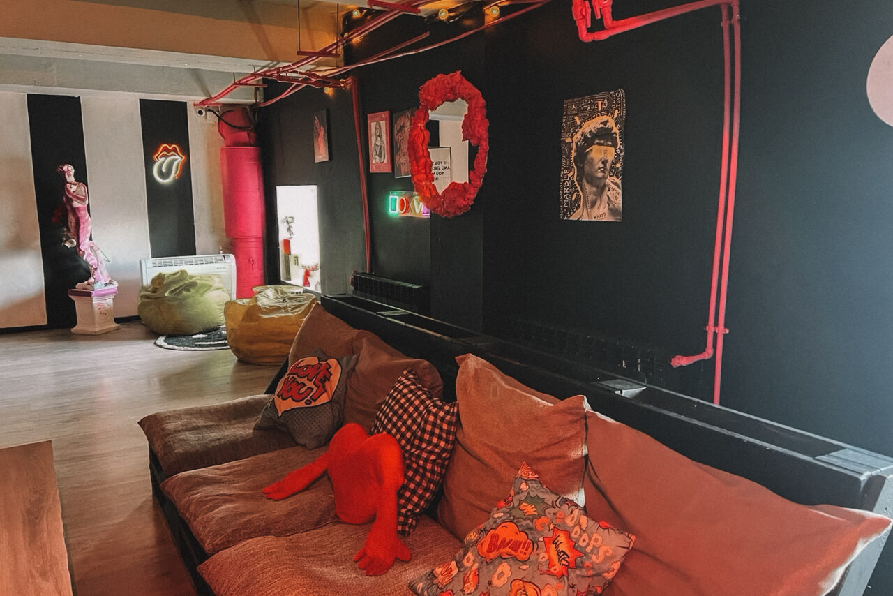 Арендовать Авангард. Яркий зал с авторским дизайном