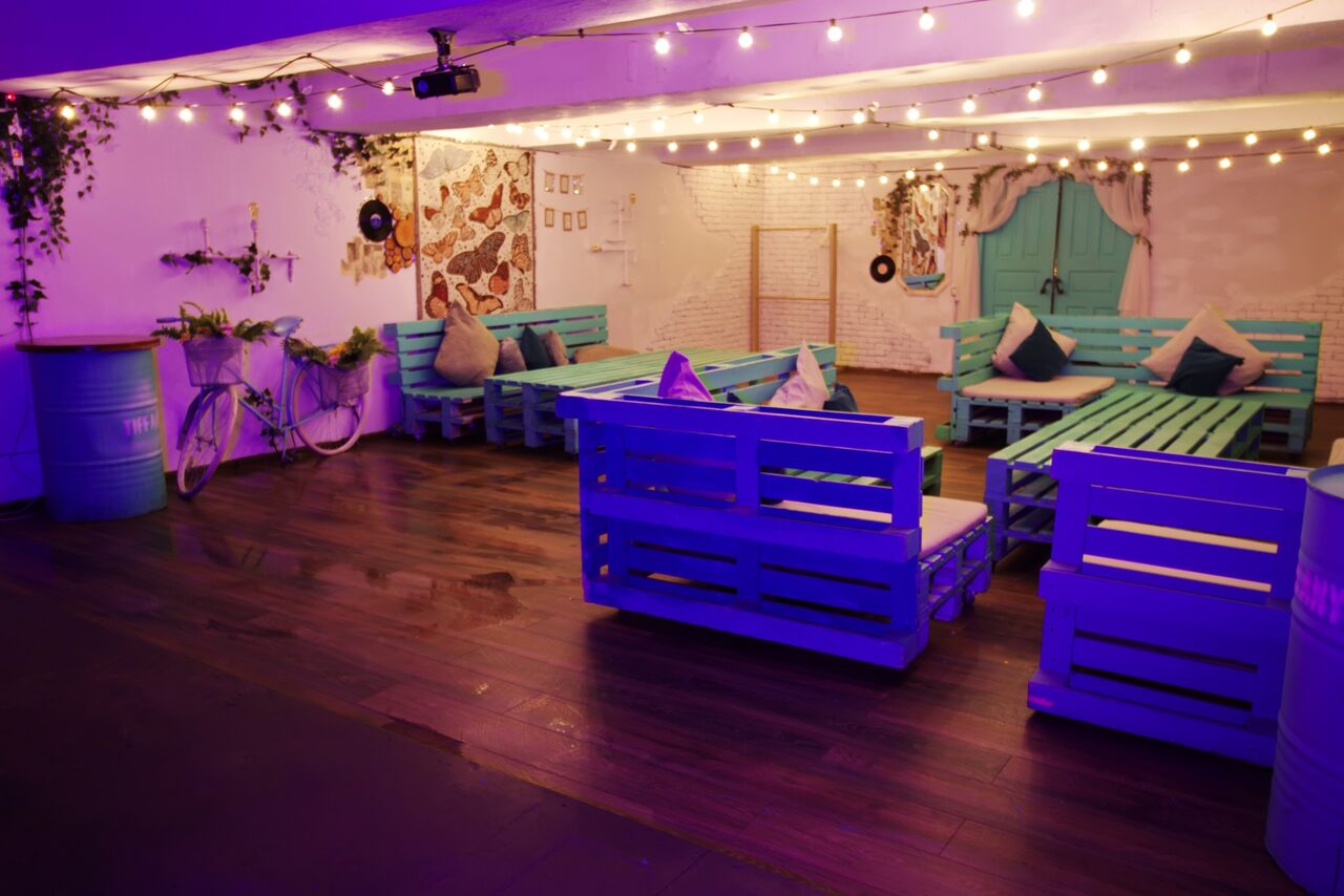 Арендовать  Тиффани. Лофт с авторской мебелью