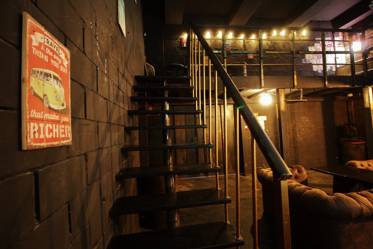 Арендовать Duplex loft with motorcycle 