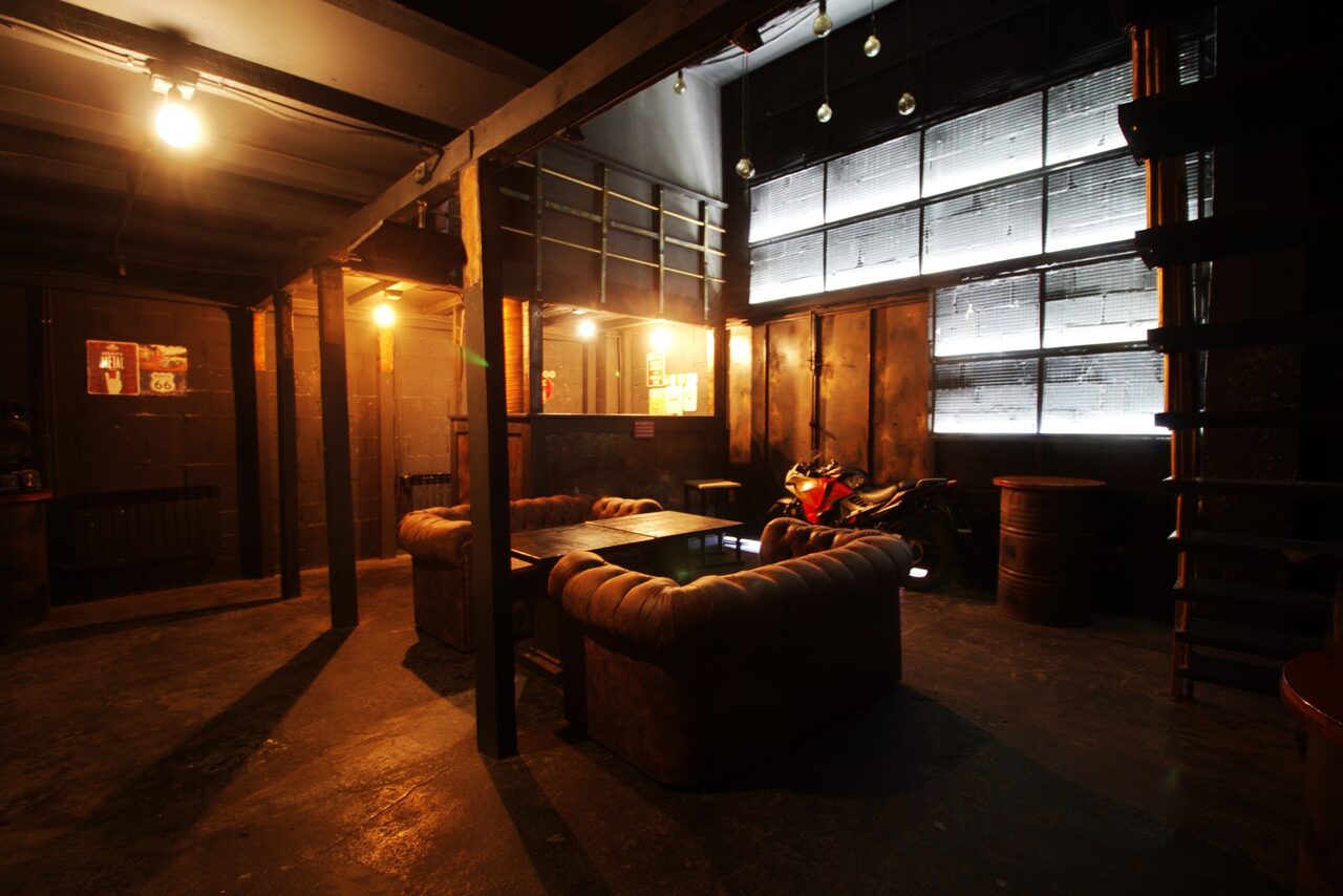 Арендовать Duplex loft with motorcycle 