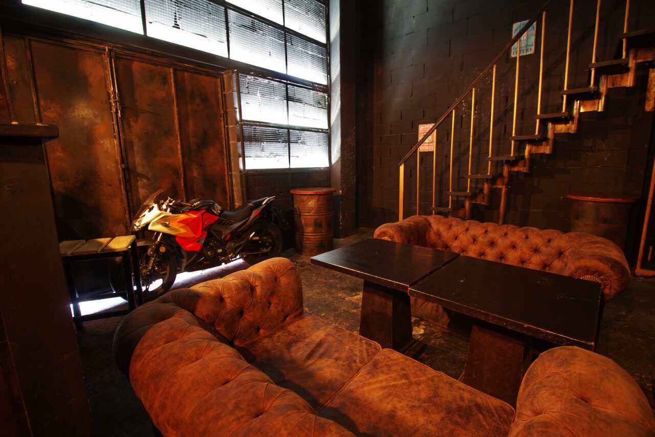 Арендовать Duplex loft with motorcycle 