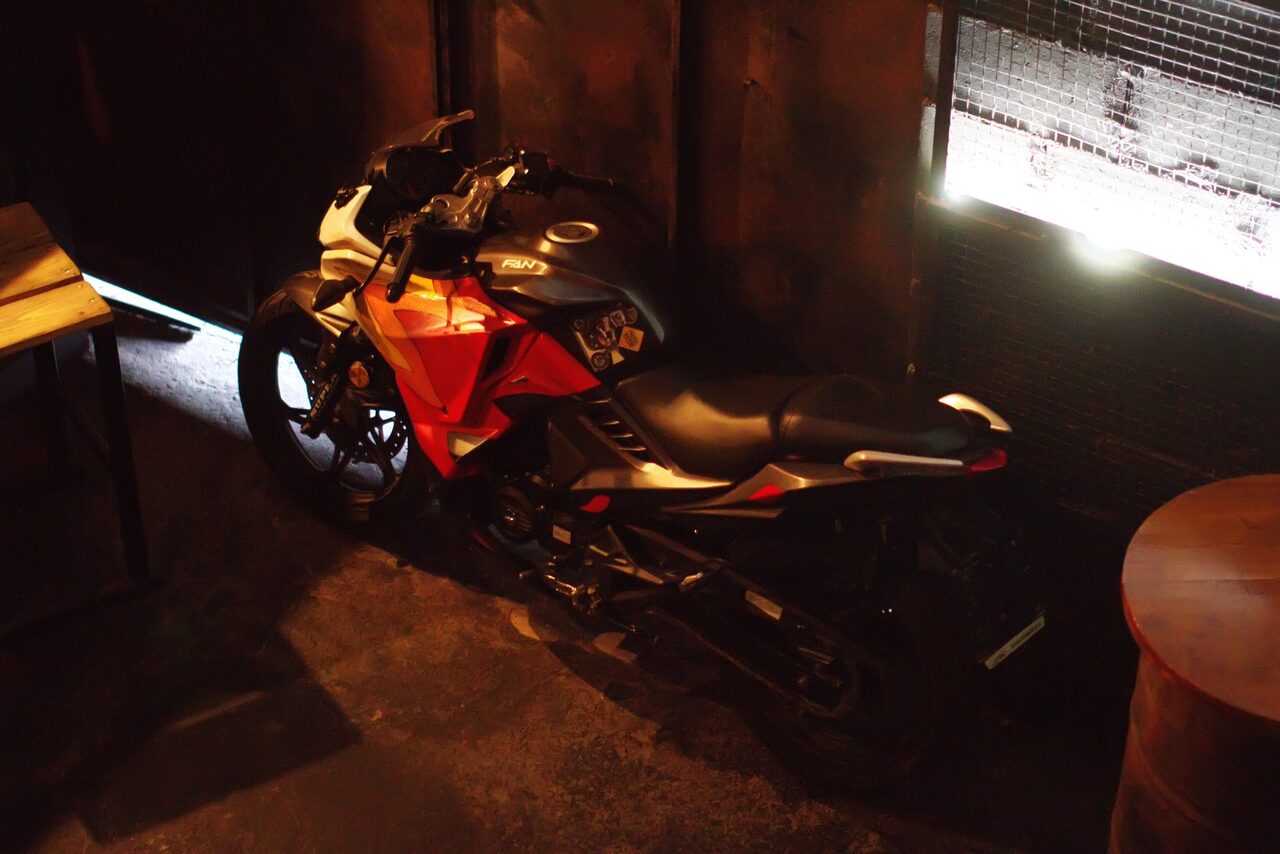 Арендовать Duplex loft with motorcycle 