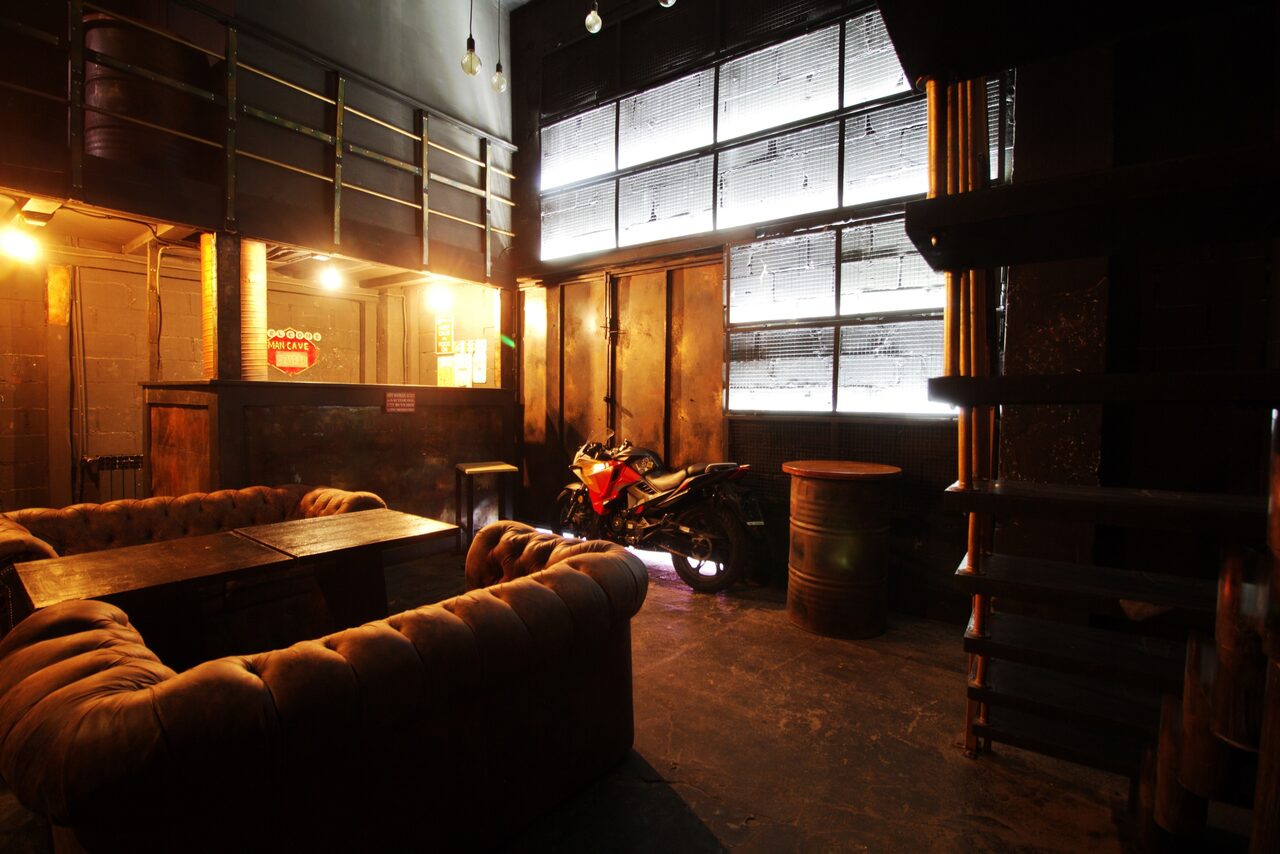 Арендовать Duplex loft with motorcycle 