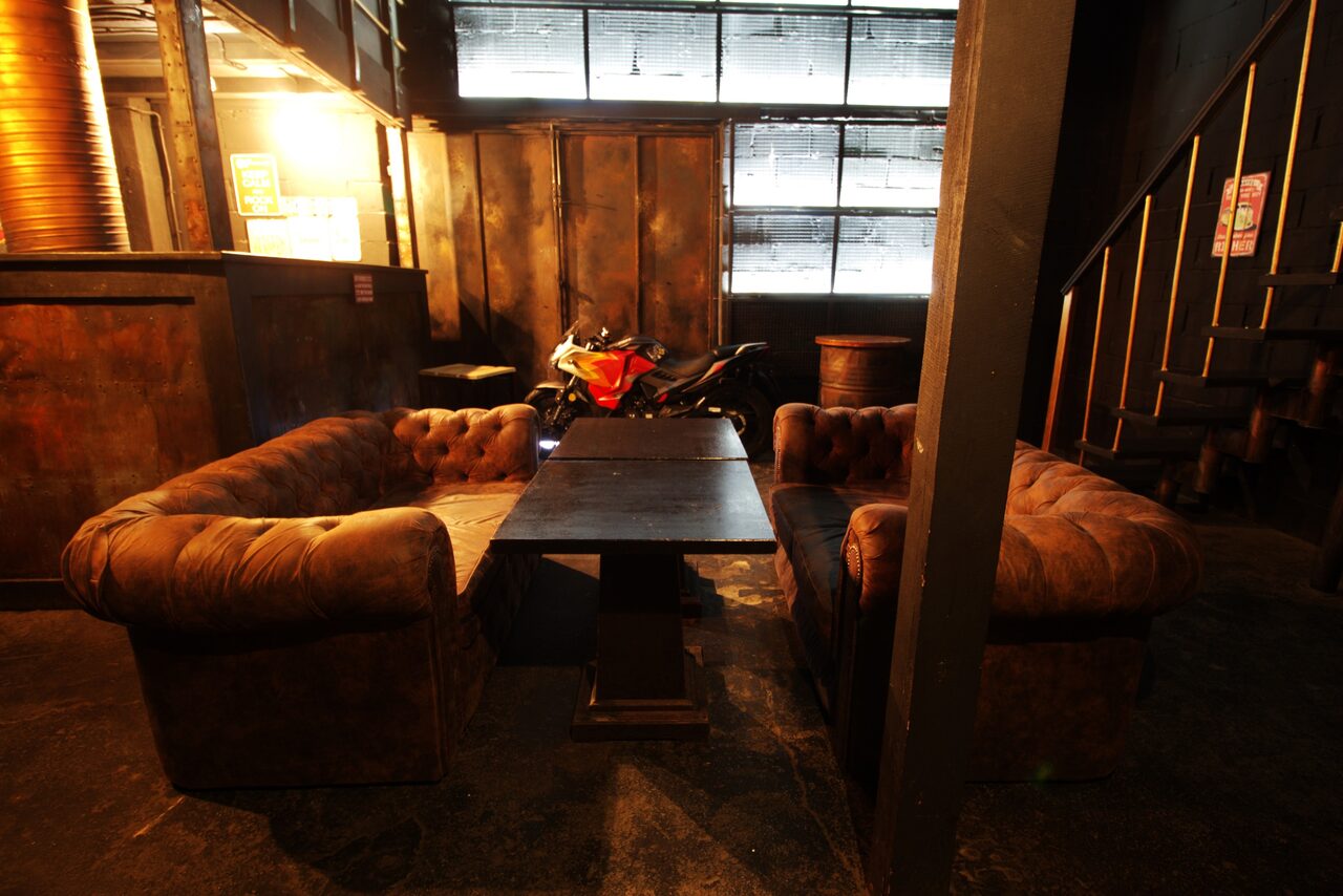 Арендовать Duplex loft with motorcycle 