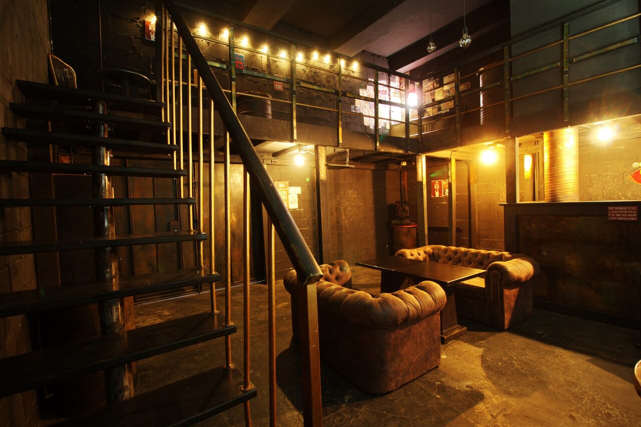 Арендовать Duplex loft with motorcycle 