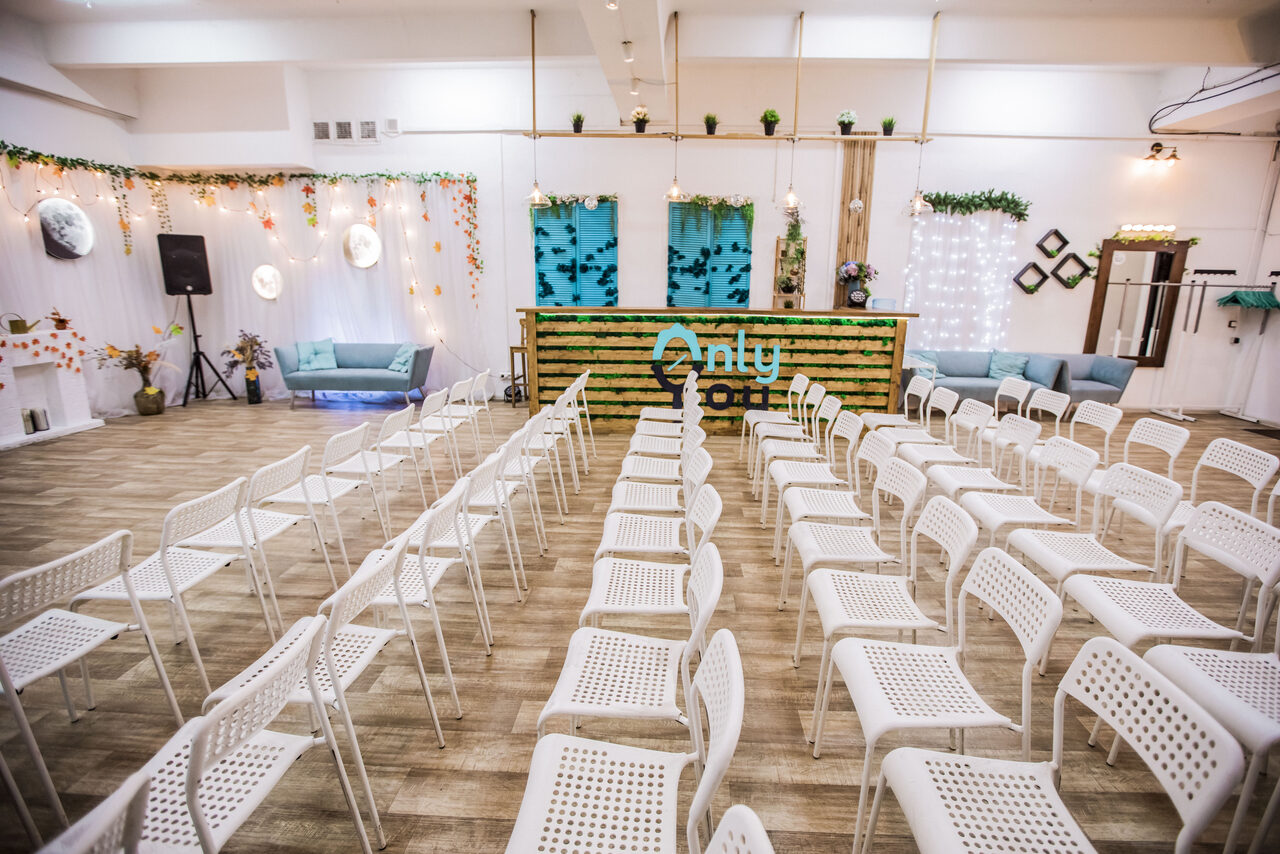 Арендовать Bright loft with a veranda for educational events