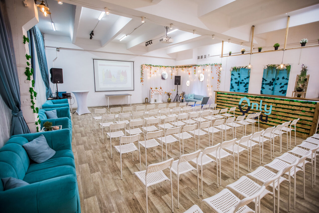 Арендовать Bright loft with a veranda for educational events