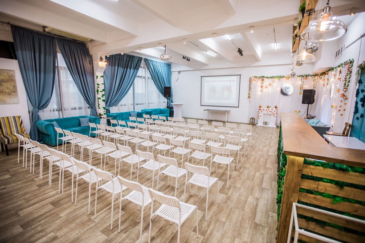 Арендовать Bright loft with a veranda for educational events