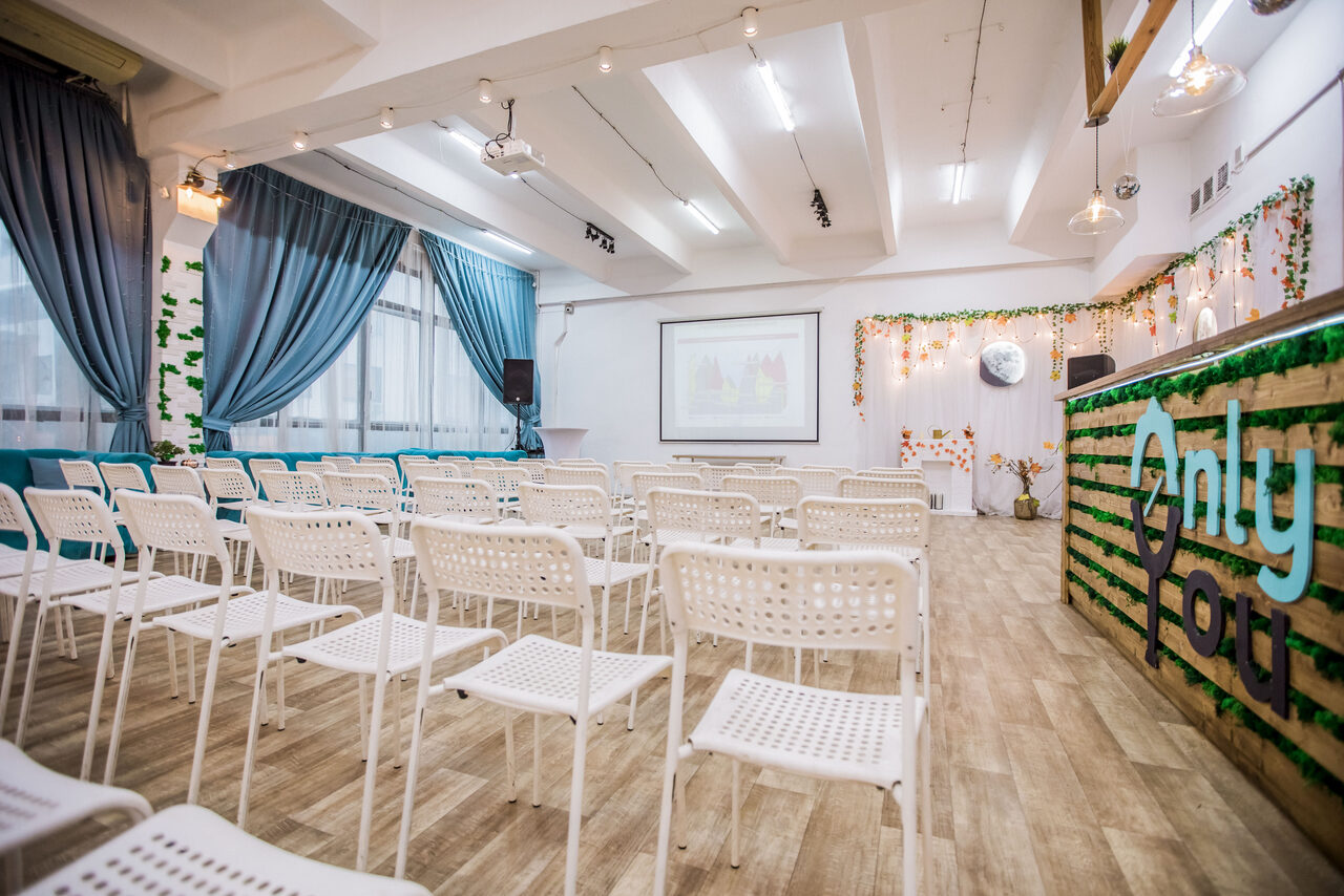 Арендовать Bright loft with a veranda for educational events