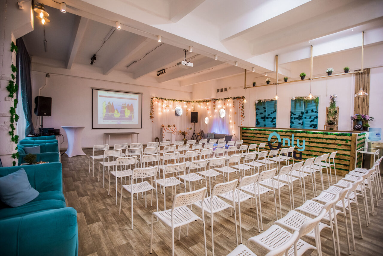 Арендовать Bright loft with a veranda for educational events