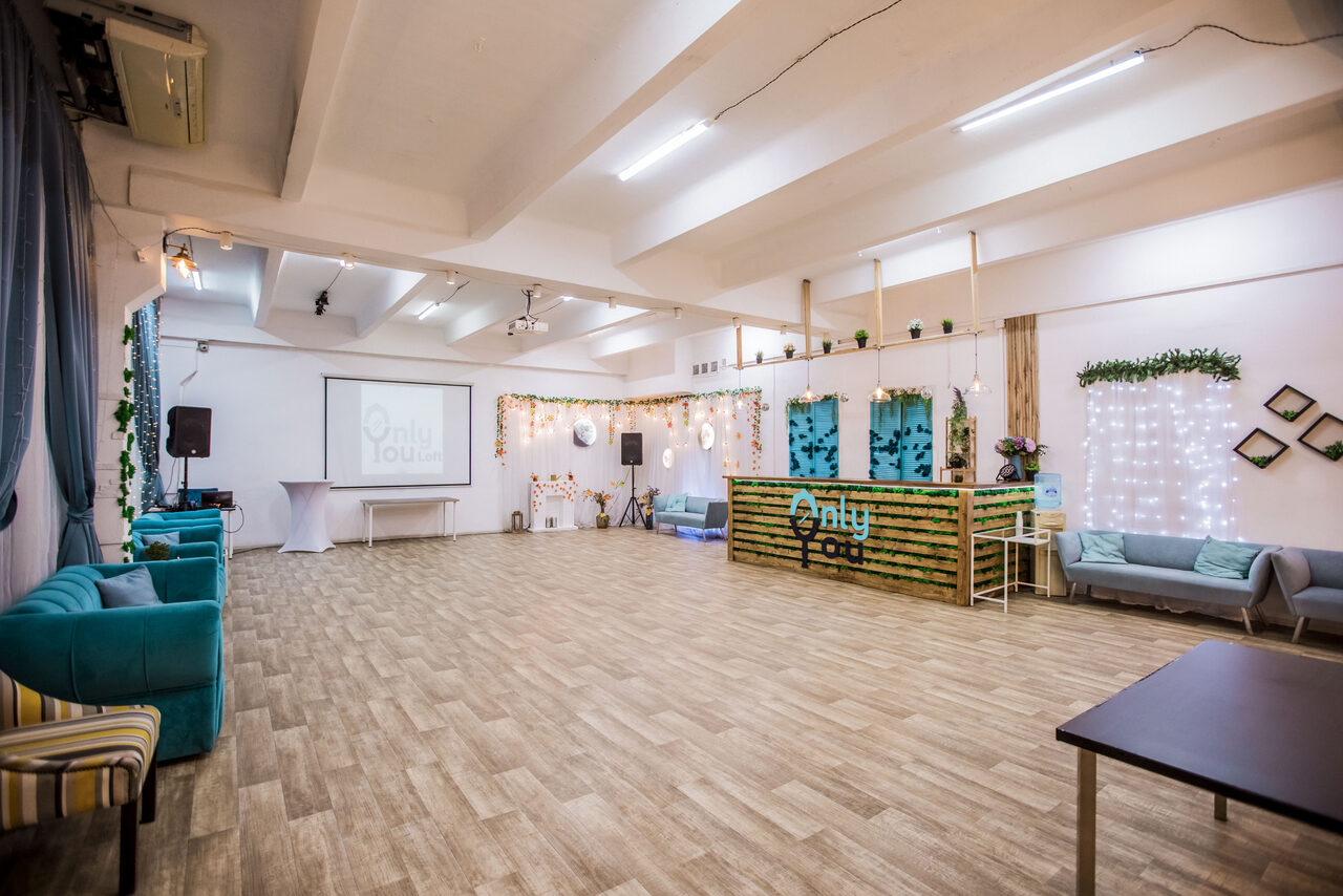 Арендовать Bright loft with a veranda for educational events