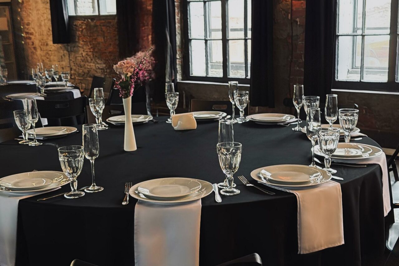 Арендовать SoldOut Lофт. Лофт-пространство с панорамными окнами