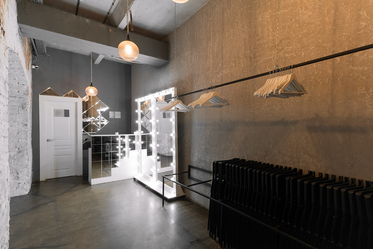 Арендовать SoldOut Lофт. Лофт-пространство с панорамными окнами