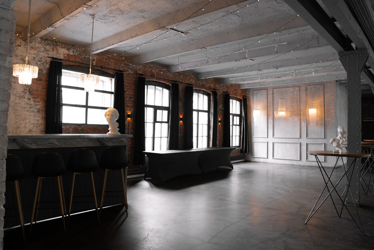 Арендовать SoldOut Lофт. Лофт-пространство с панорамными окнами