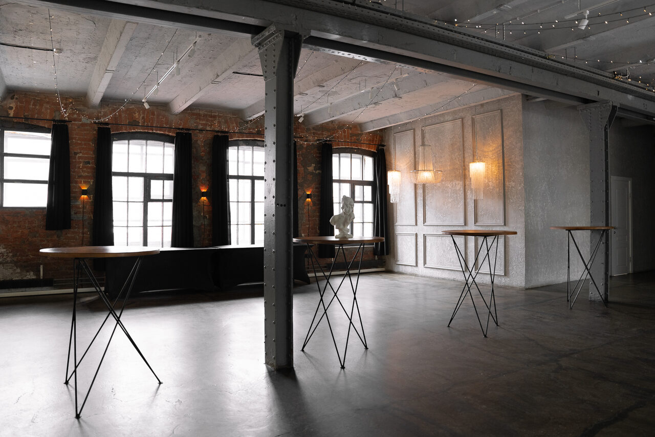 Арендовать SoldOut Lофт. Лофт-пространство с панорамными окнами