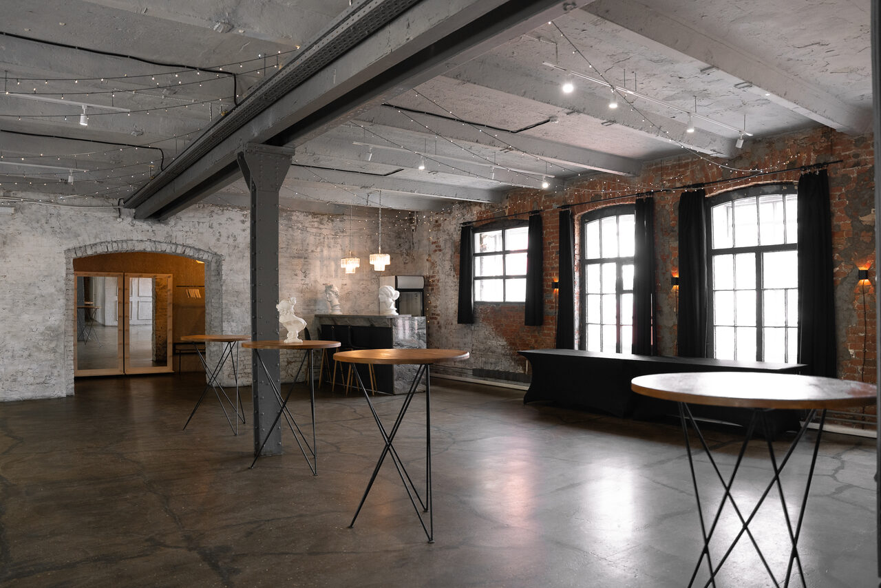 Арендовать SoldOut Lофт. Лофт-пространство с панорамными окнами