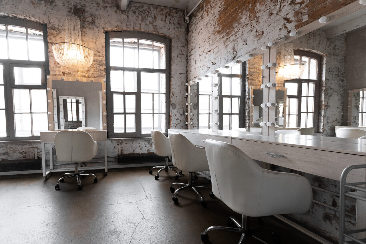 Арендовать SoldOut Lофт. Лофт-пространство с панорамными окнами