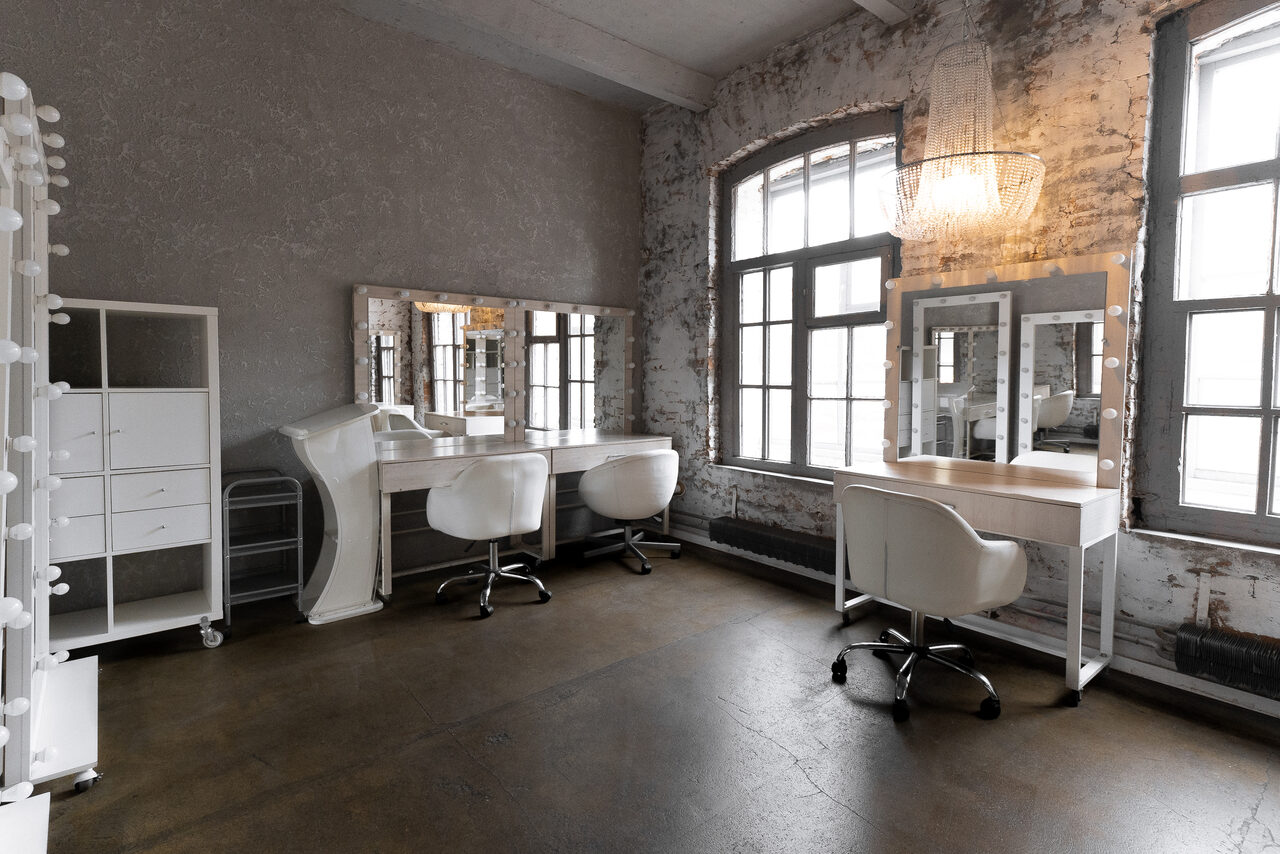 Арендовать SoldOut Lофт. Лофт-пространство с панорамными окнами