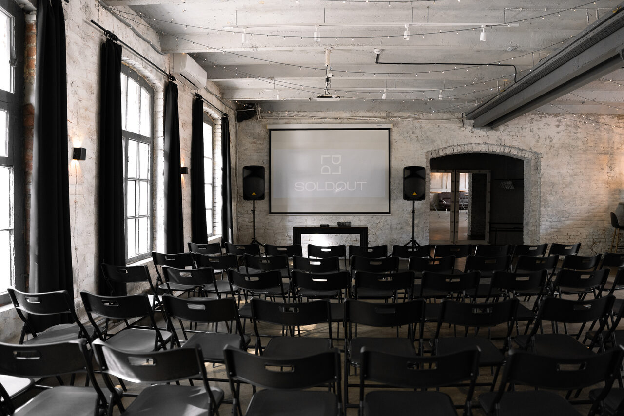 Арендовать SoldOut Lофт. Лофт-пространство с панорамными окнами