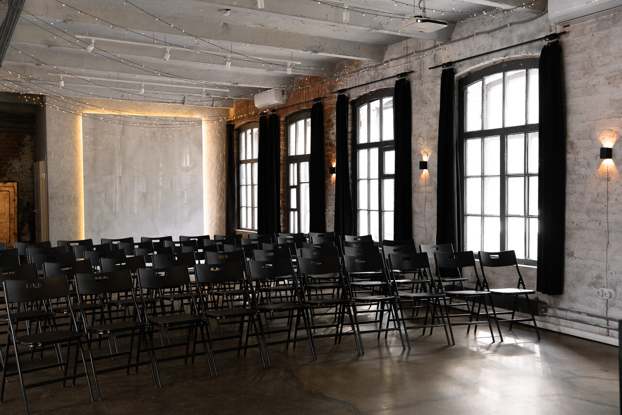 Арендовать SoldOut Lофт. Лофт-пространство с панорамными окнами