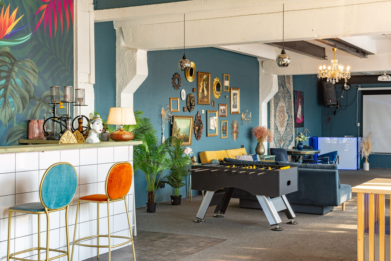 Арендовать Stylized loft with high ceilings and a veranda