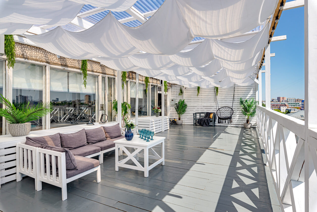 Арендовать Stylized loft with high ceilings and a veranda