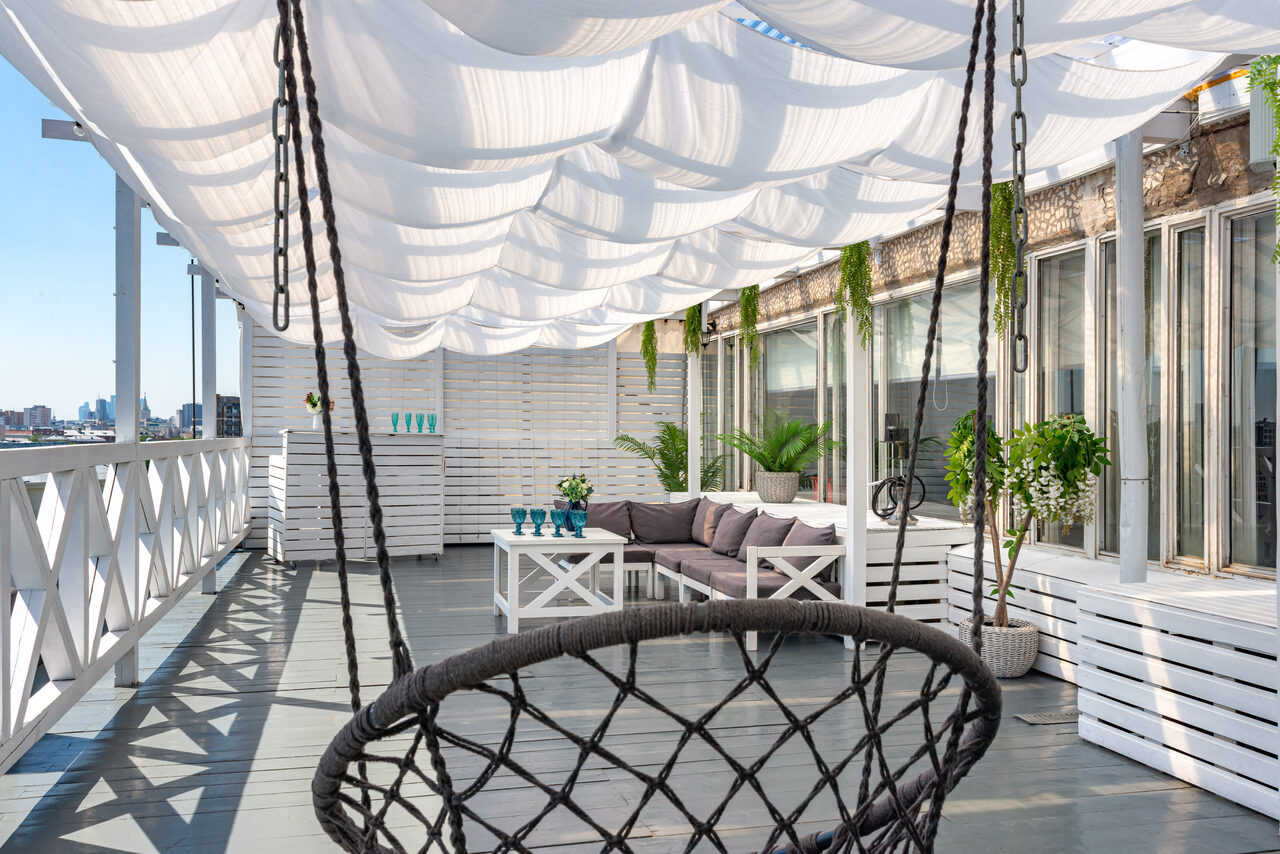 Арендовать Stylized loft with high ceilings and a veranda