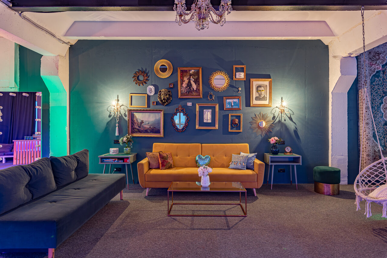 Арендовать Stylized loft with high ceilings and a veranda