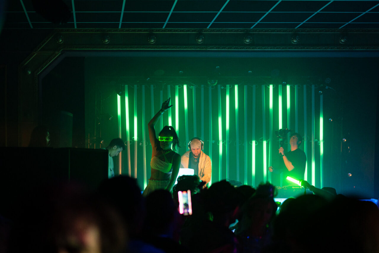 Арендовать Hall with a theater stage and chroma key