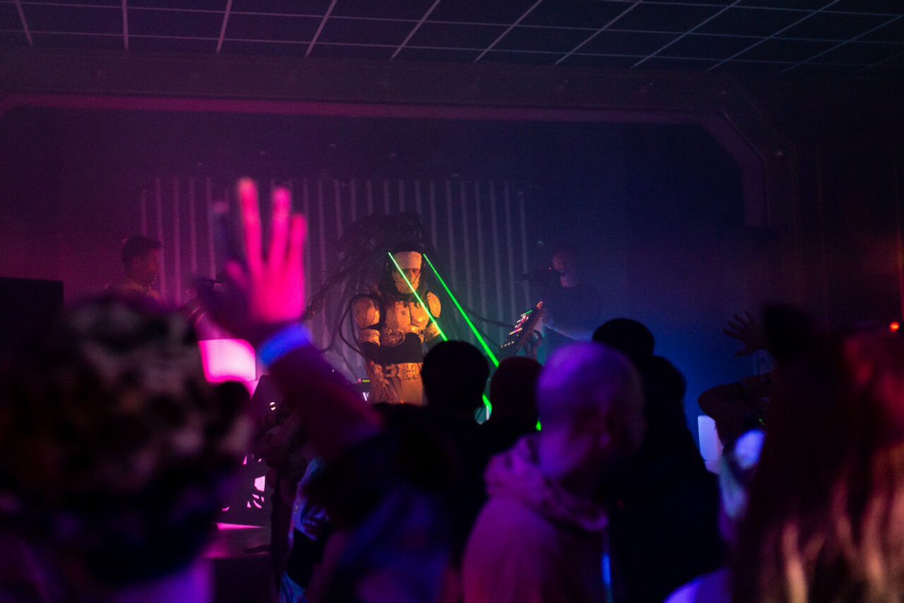 Арендовать Hall with a theater stage and chroma key