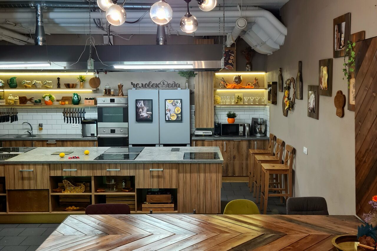 Арендовать Loft with kitchen for parties and master classes