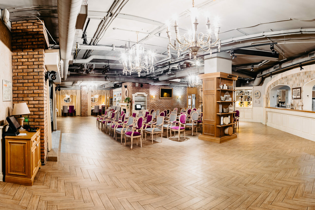 Арендовать Большой банкетный зал в итальянском стиле