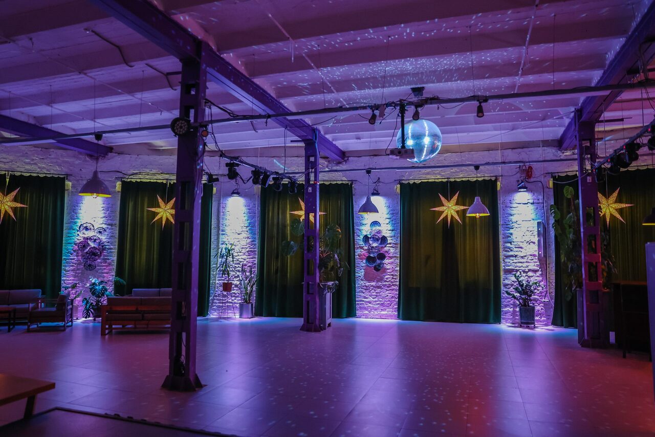 Арендовать Semicircular ecoloft with unique illumination