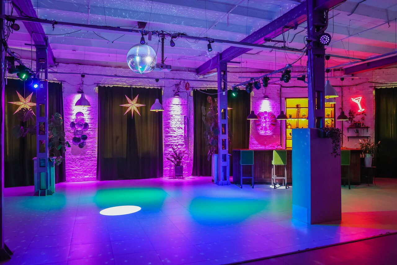 Арендовать Semicircular ecoloft with unique illumination