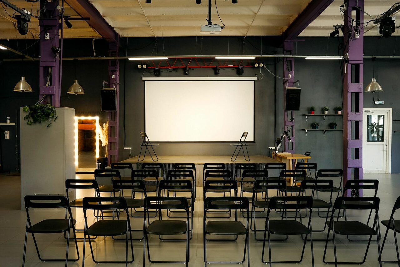 Арендовать Semicircular ecoloft with unique illumination