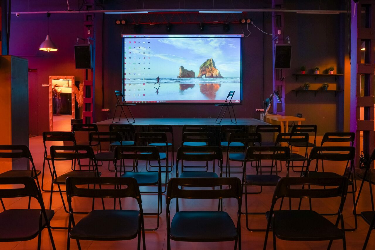 Арендовать Semicircular ecoloft with unique illumination