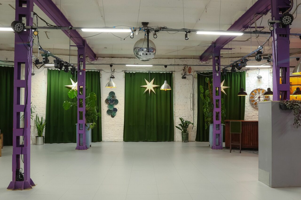 Арендовать Semicircular ecoloft with unique illumination